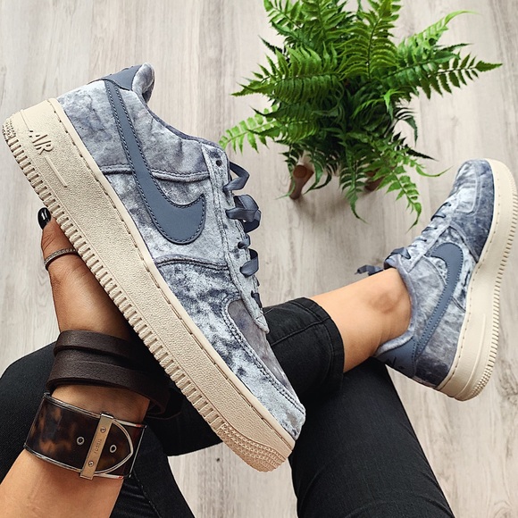 Nike velvet air force 1 LV8 sneakers - Picture 2 of 8